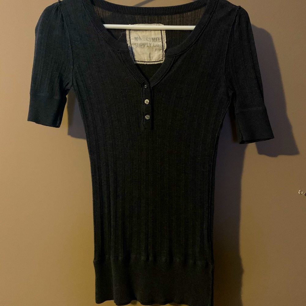 Mossimo Lightweight V-Neck Sweater Tee